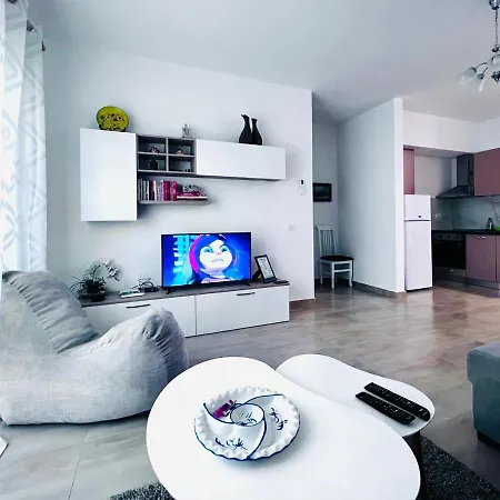 Apartament The Place 2, Qerret Golem (Tirana)