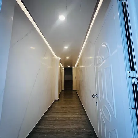 The Place 2, Qerret Apartament