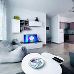 Apartment The Place 2, Qerret Golem (Tirana)