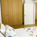 Apartment The Place 2, Qerret *
