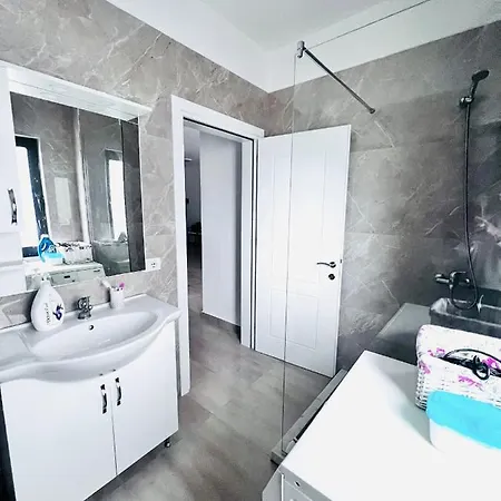Apartment The Place 2, Qerret *