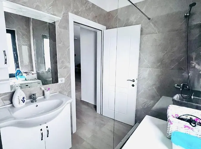 Appartamento The Place 2, Qerret *